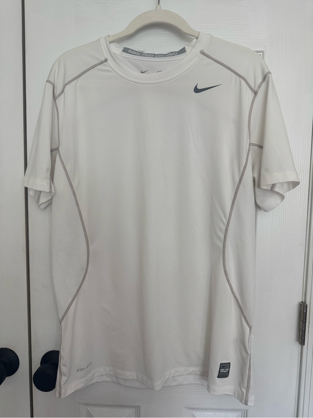 Nike Men’s Short Sleeve Dri-FIT Crew Shirt - White Size L fitted
